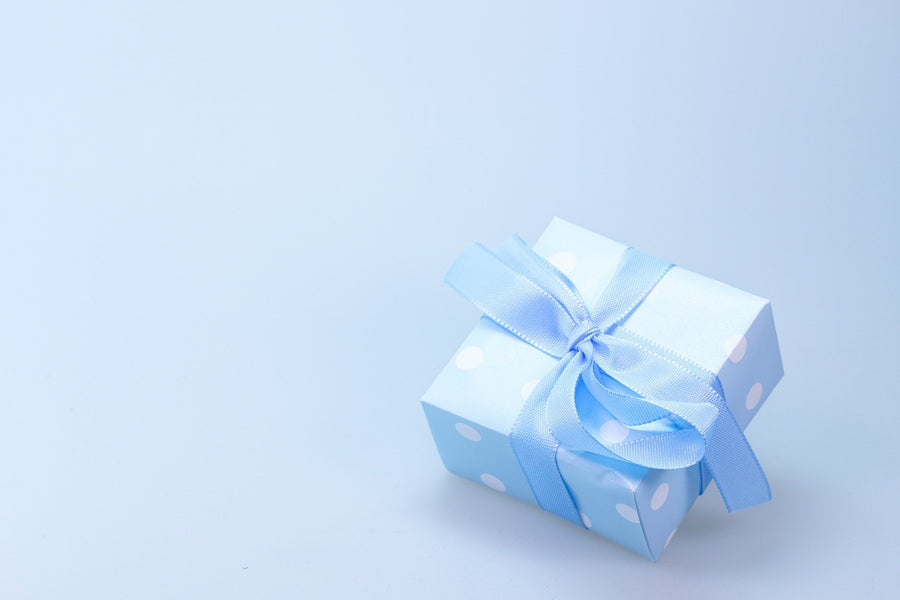 Anniversary Gifts to get and NOT to get