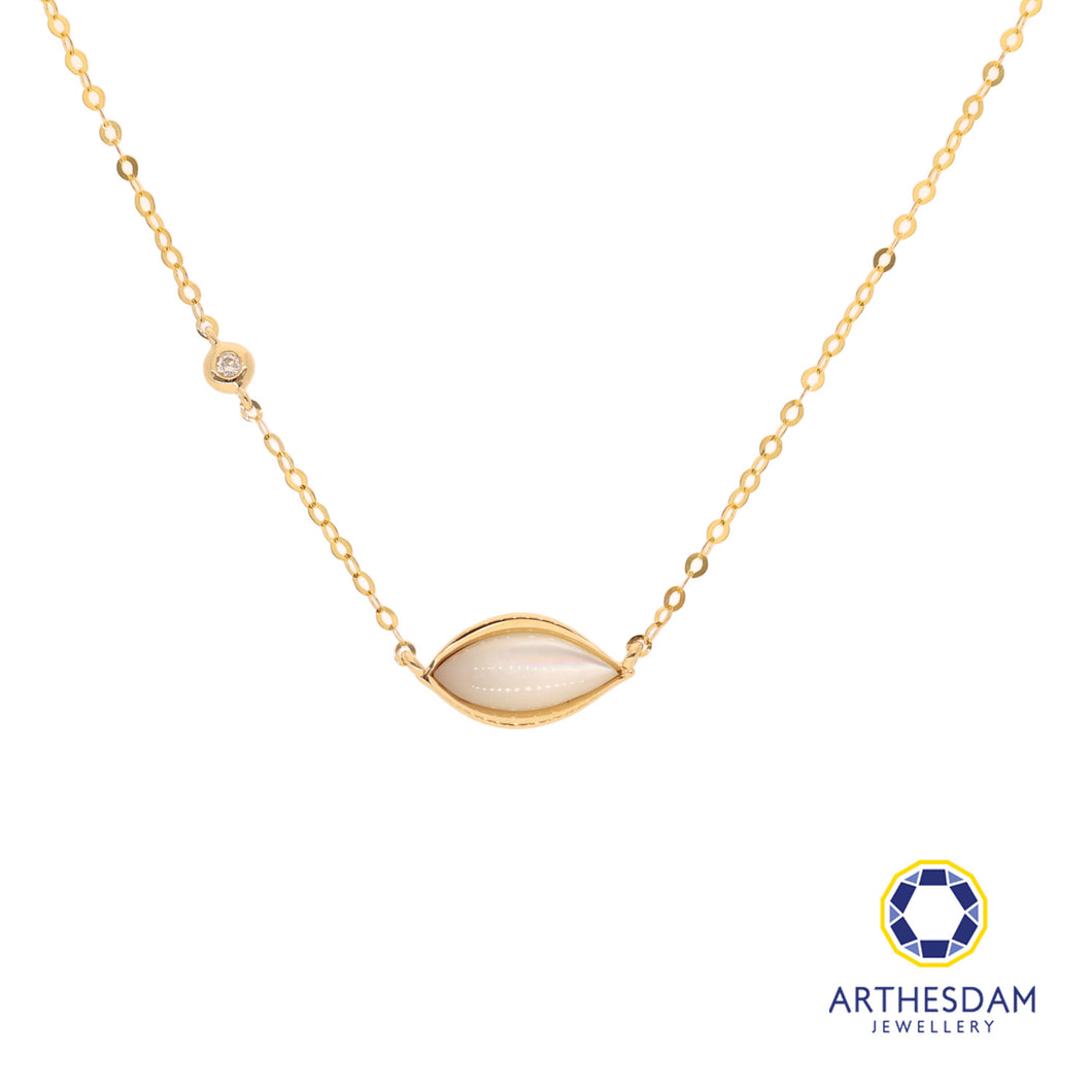 Arthesdam Jewellery 18K Gold Mother-of-pearl Eye Shape 0.07CT Diamond Necklace