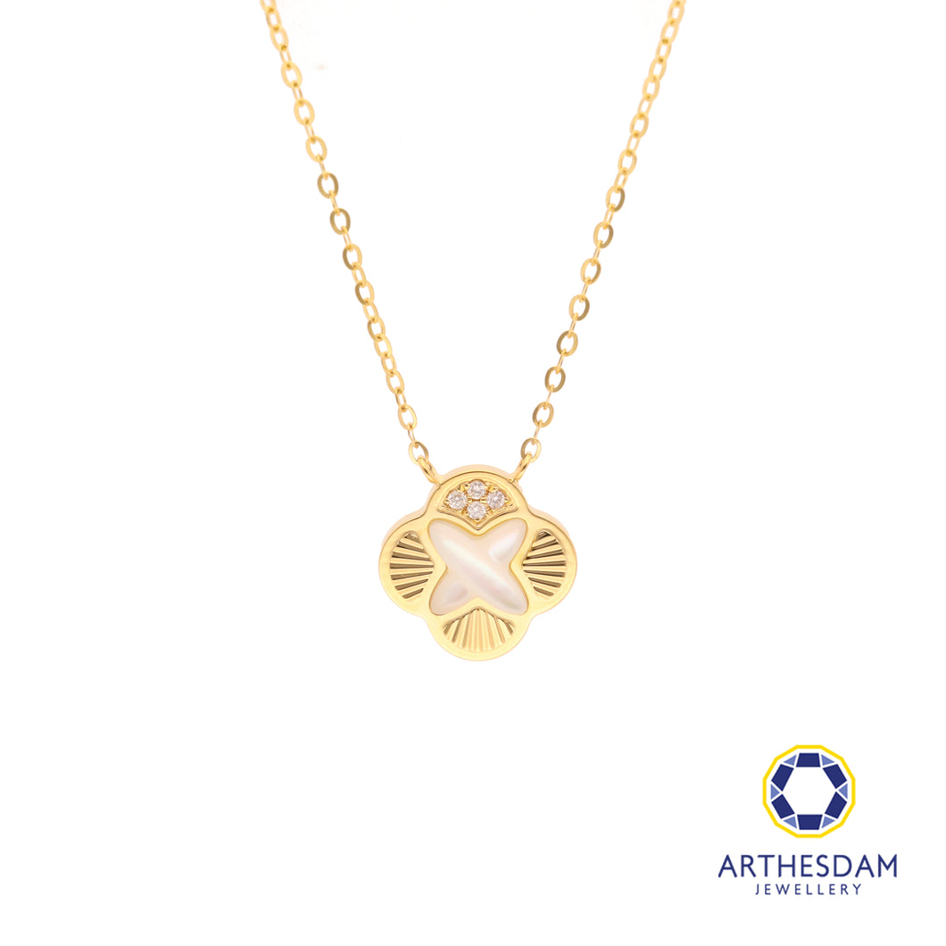Arthesdam Jewellery 18K Gold Mother-of-pearl Clover Shell 0.019CT Diamond Necklace