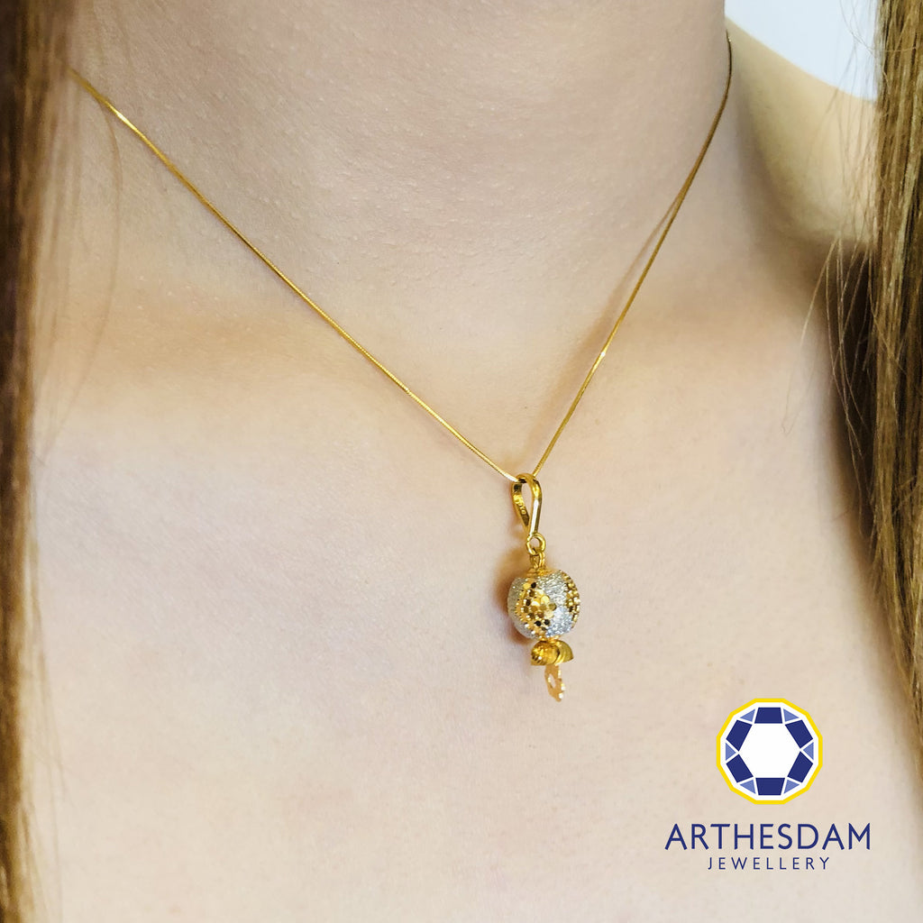 Arthesdam Jewellery 916 Gold Sparkle Ball with Flower Pendant