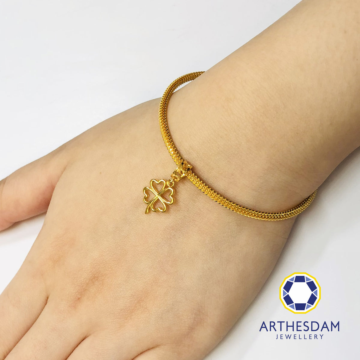 Arthesdam Jewellery 916 Gold Dangling Lucky Clover Charm