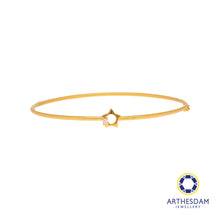Load image into Gallery viewer, Arthesdam Jewellery 916 Gold Star Bangle
